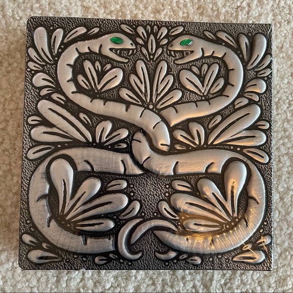 LitJoy Crate's "Harry Potter" Secret Chamber Notebook - Picture 3 of 9